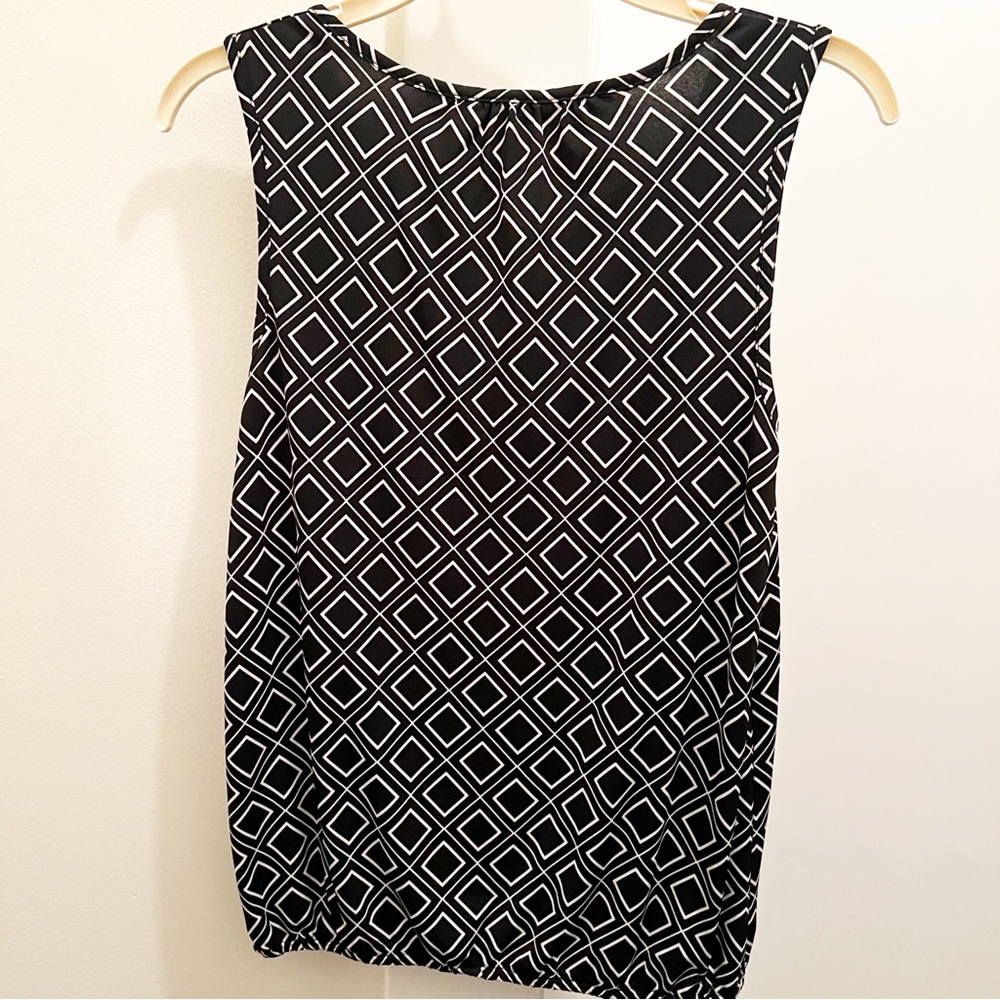 Banana Republic Geometric Careerwear Tank Top - Picture 2 of 4